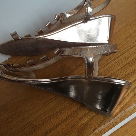 Kate Spade Rose Gold Studded Bow Wedge Sandals Size 8 - Picture 8 of 13